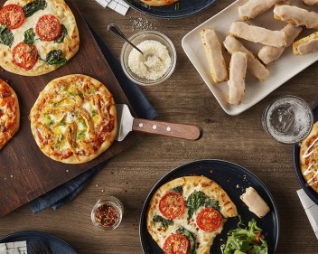 PB How to Plan a Family Pizza Night image4