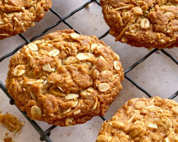 chewy anzac biscuits ft