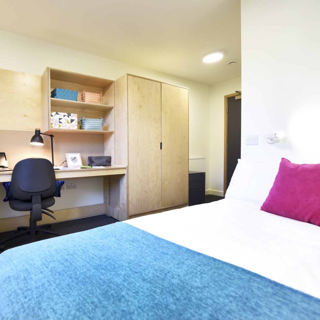 RH Ensuite New Room2 min