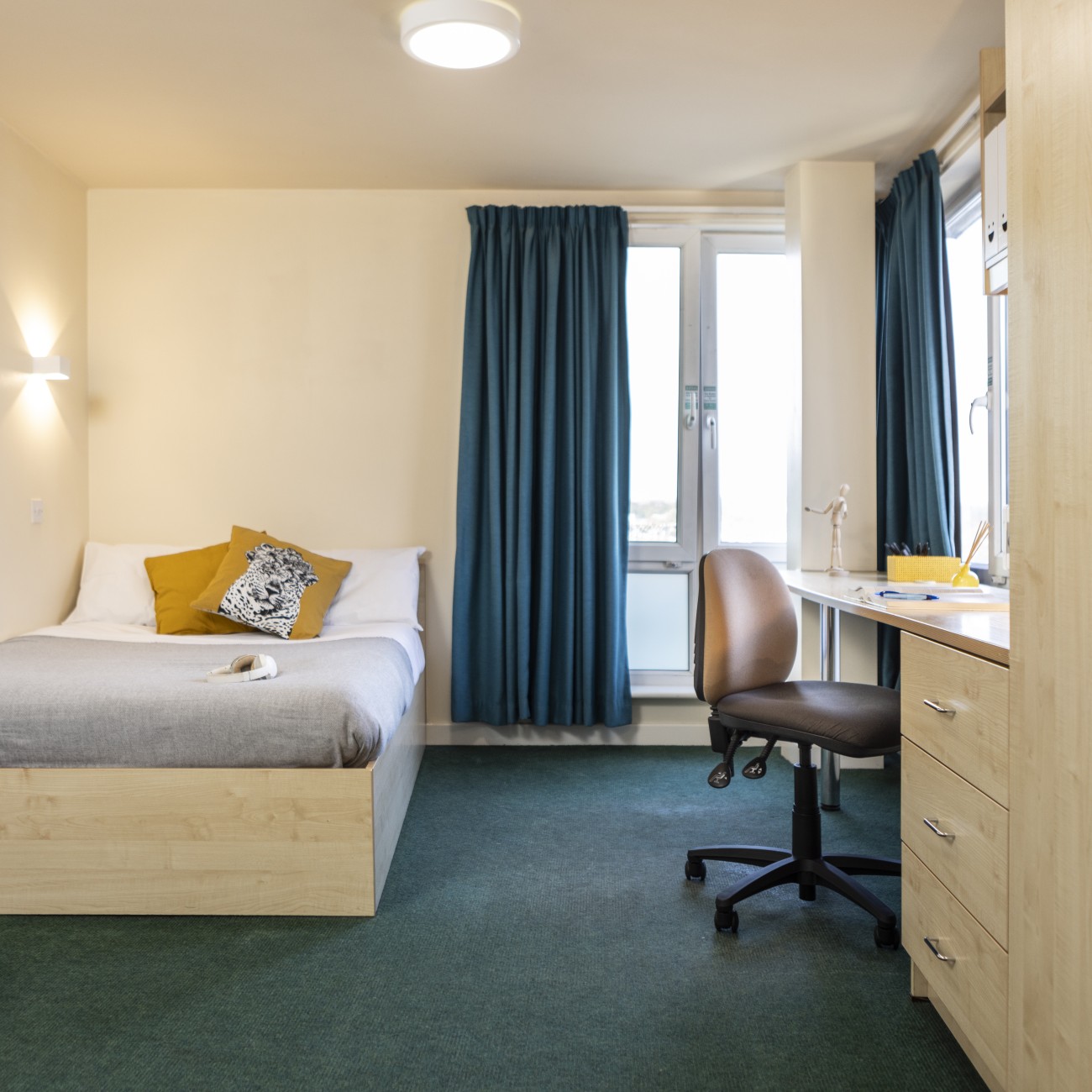 Gold Room Burley 4