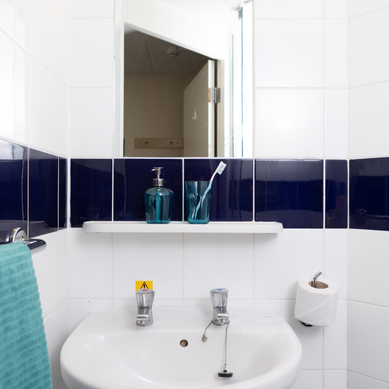 McM   Bathroom 01