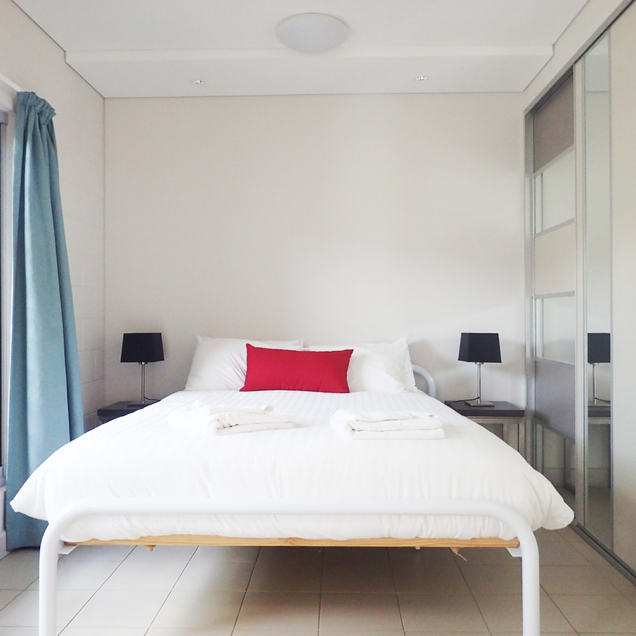 Brown 18 bedroom P2130001